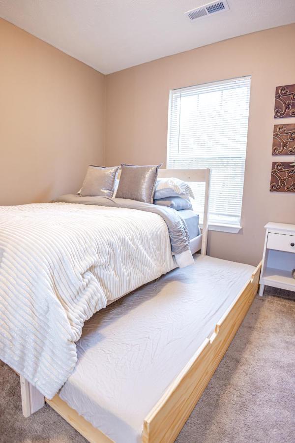 Lux - Downtown Oasis - Pool Table! Free Parking! Villa Lexington Exterior foto
